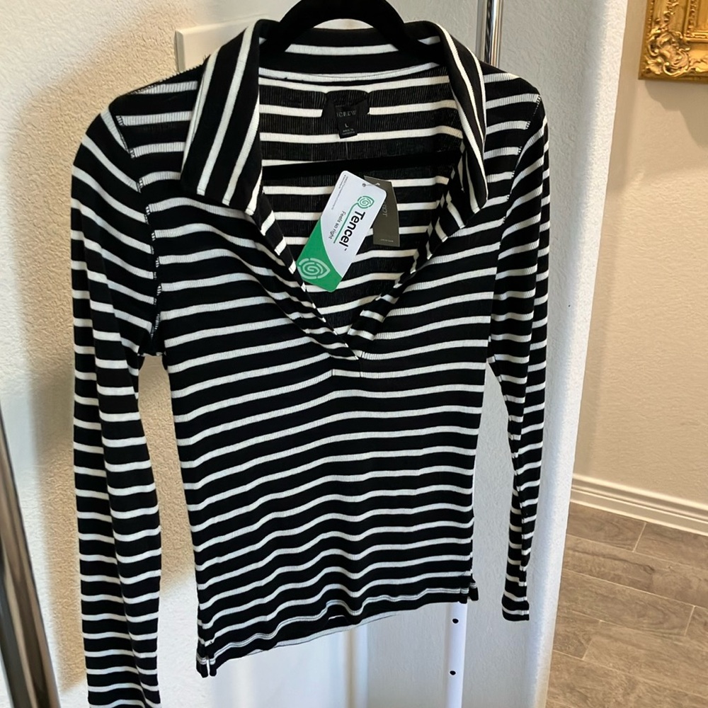 J Crew black & white stripe V neck long sleeve knit shirt